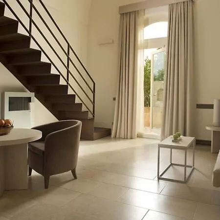 Hotel Relais Histò San Pietro Sul Mar Piccolo 5*